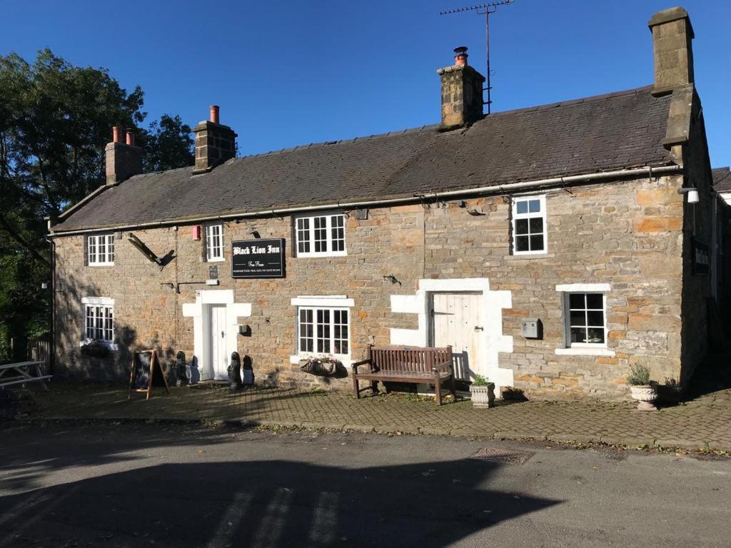 Black Lion Inn Leek Exteriör bild